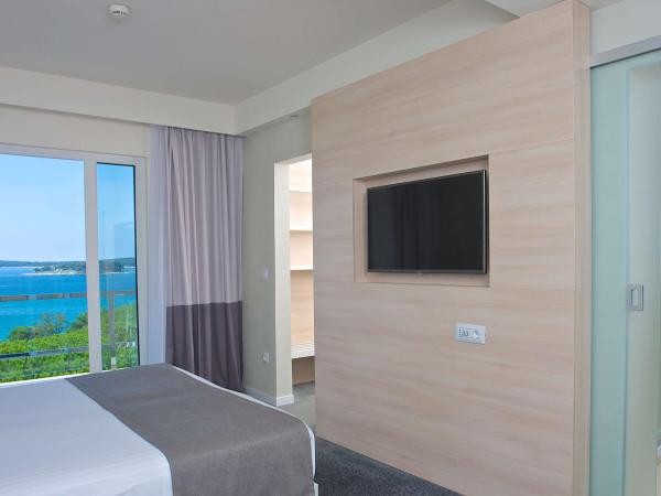 Park Plaza Belvedere Medulin : photo 1 de la chambre chambre double ou lits jumeaux supérieure - côté mer