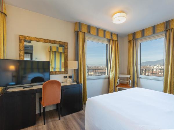 FH55 Grand Hotel Mediterraneo : photo 5 de la chambre suite junior - vue sur ville 