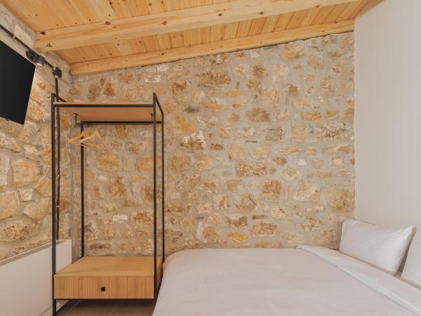 12 PYLES Living History : photo 2 de la chambre chambre double - vue sur jardin