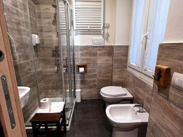 La Taverna del Metallo Rooms : photo 6 de la chambre chambre double supérieure