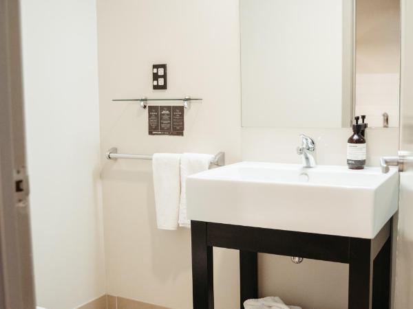 Auckland City Hotel - Hobson St : photo 5 de la chambre studio avec 2 lits doubles