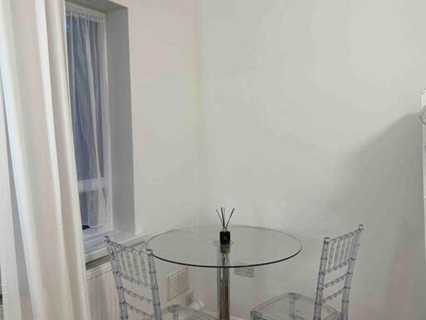 Luxury SuperKingsize Bed in London : photo 4 de la chambre chambre lit king-size