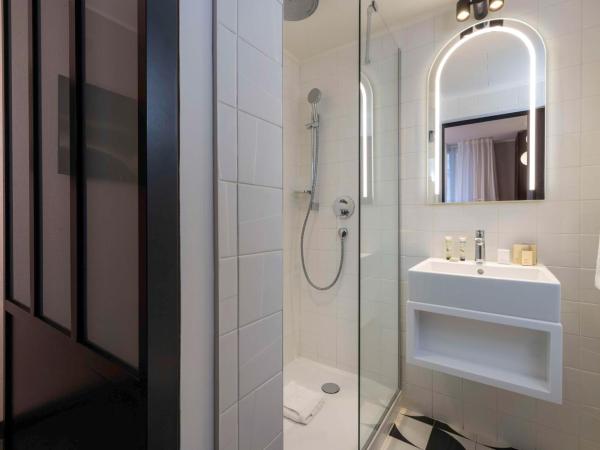 Best Western Bretagne Montparnasse : photo 6 de la chambre chambre queen classique - non-fumeurs