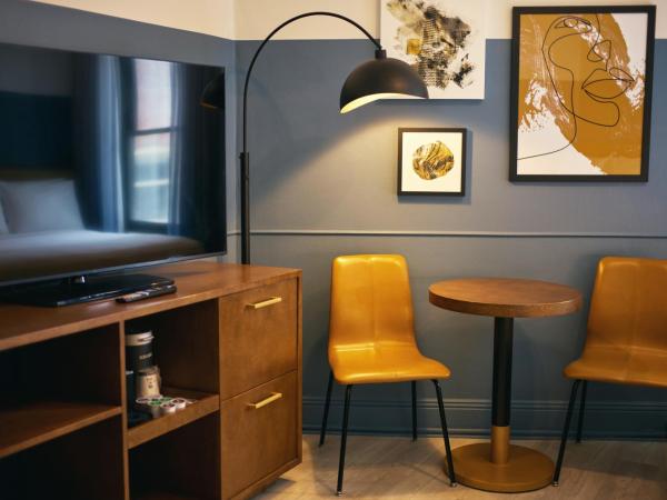 Hotel Julian : photo 2 de la chambre chambre lit king-size supérieure