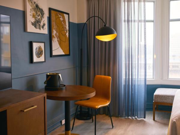 Hotel Julian : photo 2 de la chambre chambre lit king-size - accessible aux personnes à mobilité réduite