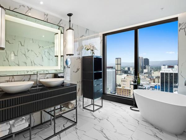 Sofitel Adelaide : photo 4 de la chambre opera king suite with hills view - club access