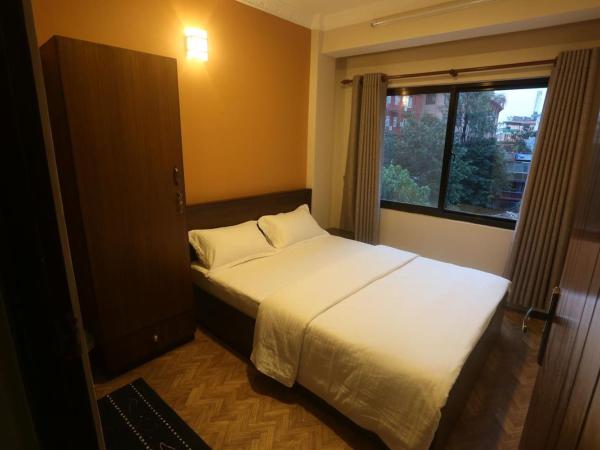 Paradise Guest House : photo 4 de la chambre chambre double avec salle de bains privative