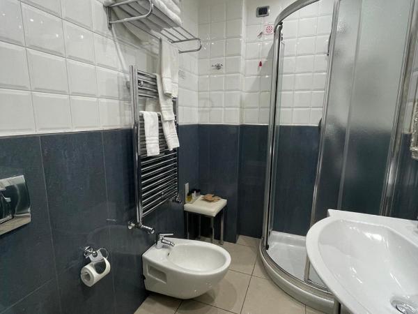 Hotel Villa Savoia : photo 4 de la chambre chambre quadruple confort