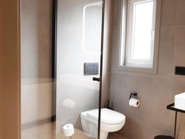 Hotel Noreg : photo 3 de la chambre suite lit king-size avec balcon