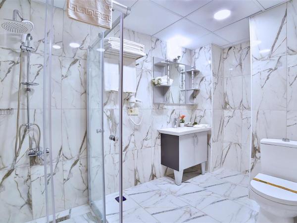 The Hera Premium Hotels : photo 1 de la chambre chambre triple deluxe