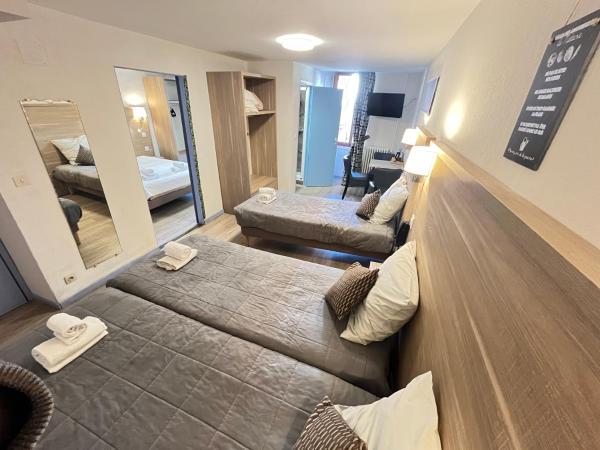 Hôtel Du Cheval Blanc Barcelonnette : photo 6 de la chambre chambre familiale