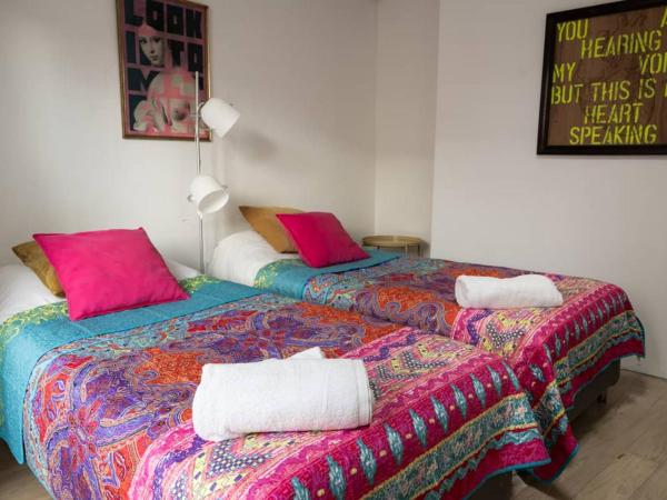 Tings Lisbon : photo 6 de la chambre chambre lits jumeaux Économique - vue sur jardin