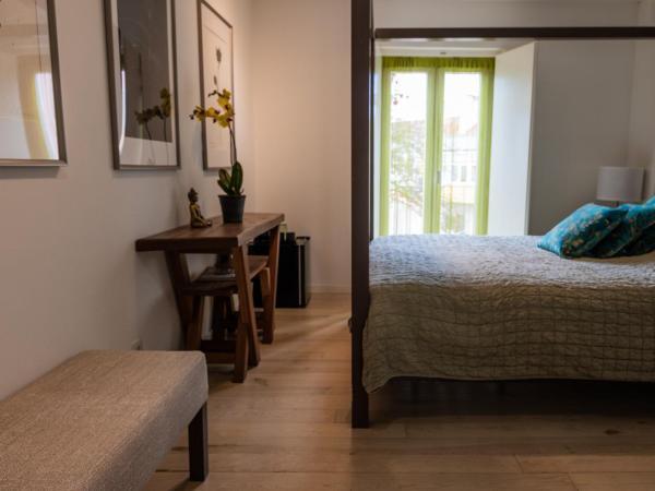 Tings Lisbon : photo 1 de la chambre chambre lit king-size - vue sur jardin