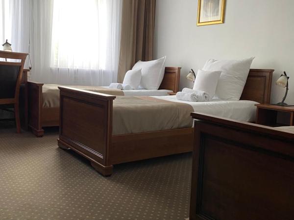 Hotel Constancja : photo 1 de la chambre chambre triple