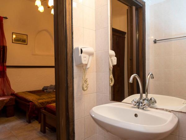 Spot Hotel : photo 6 de la chambre chambre 1 au rez-de-chaussée 