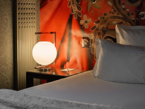 Hôtel du Petit Moulin, Haute Couture hotel by Lacroix : photo 3 de la chambre chambre double deluxe