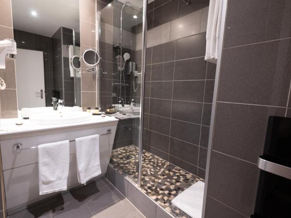 Grand Hôtel Du Tonneau D'Or : photo 3 de la chambre chambre privilège - vue citadelle et lion