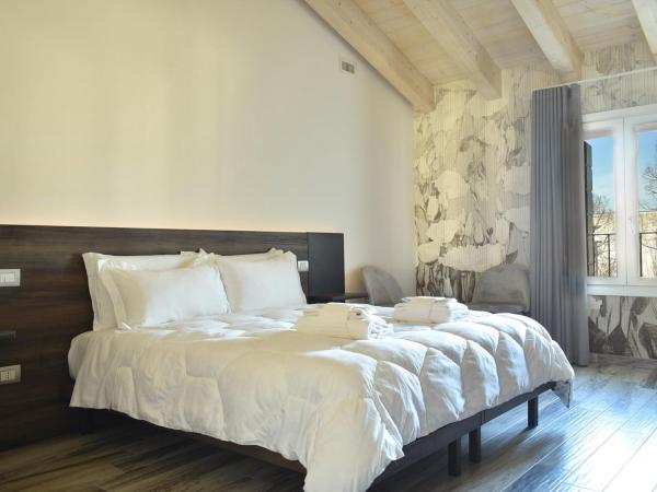 Royal Garden luxury rooms : photo 8 de la chambre chambre double standard