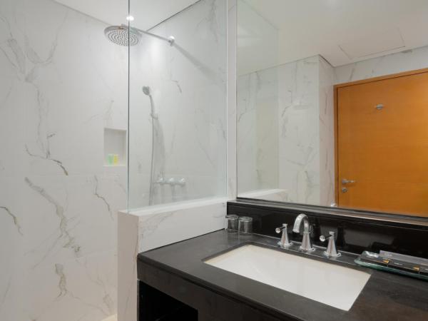 The Capital Hotel Surabaya : photo 5 de la chambre chambre double ou lits jumeaux exécutive