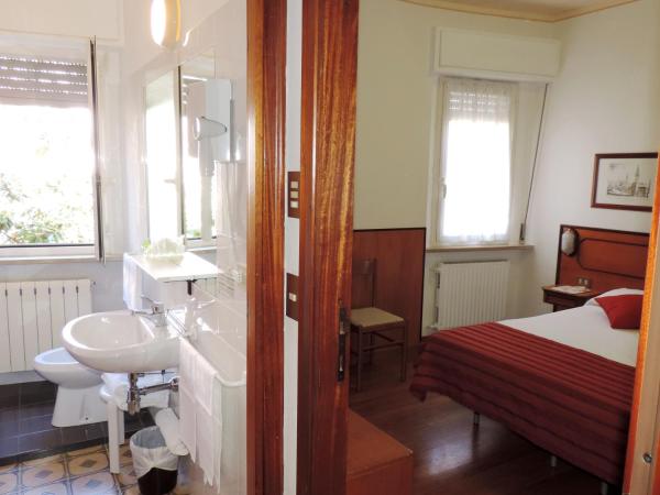 Hotel Signa : photo 6 de la chambre chambre double ou lits jumeaux standard