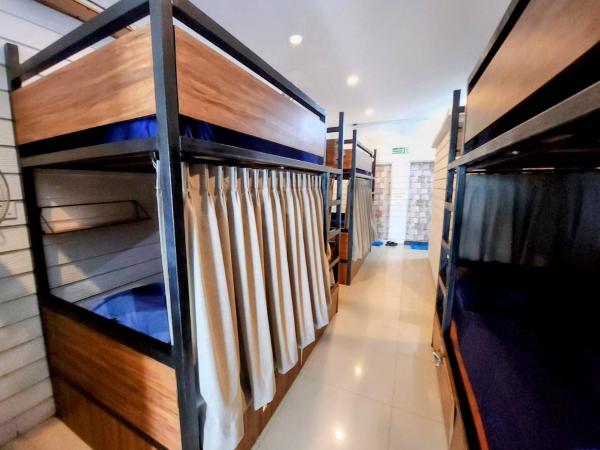 Back Home Backpackers : photo 1 de la chambre lit dans dortoir mixte de 8 lits 