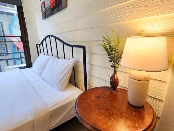 Back Home Backpackers : photo 6 de la chambre chambre double avec salle de bains privative