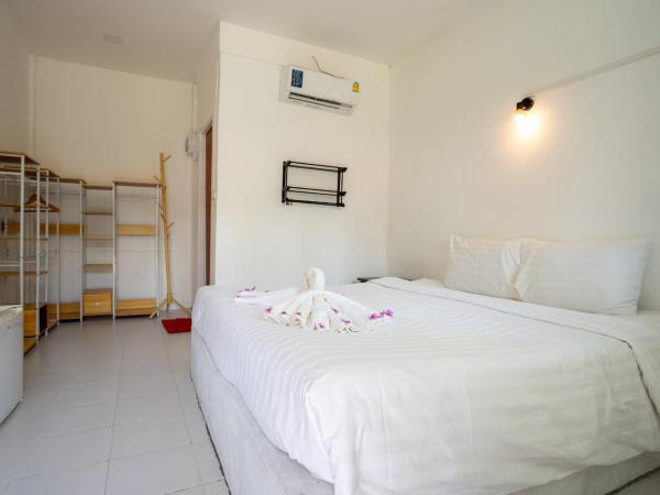 Isara Lanta Beach Resort : photo 2 de la chambre bungalow standard