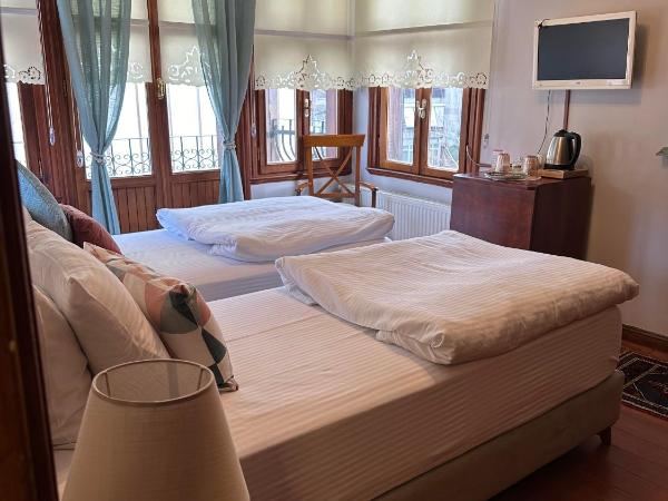 Ottoman Suites by Sera House : photo 2 de la chambre chambre double ou lits jumeaux standard avec balcon