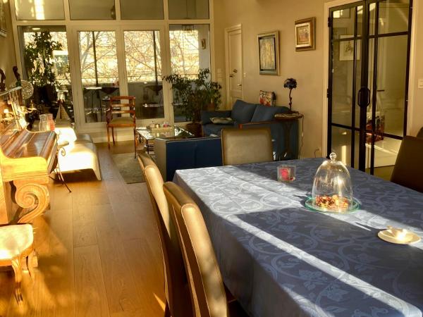 Junior suite avec balcon : photo 8 de la chambre studio lit queen-size de luxe