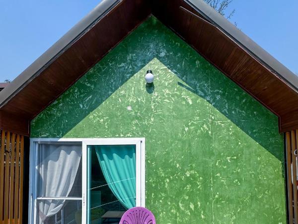 ชอว์ งาทอง รีสอร์ต Chor Ngar Thong Erawan Kanchanaburi : photo 8 de la chambre chambre familiale avec terrasse