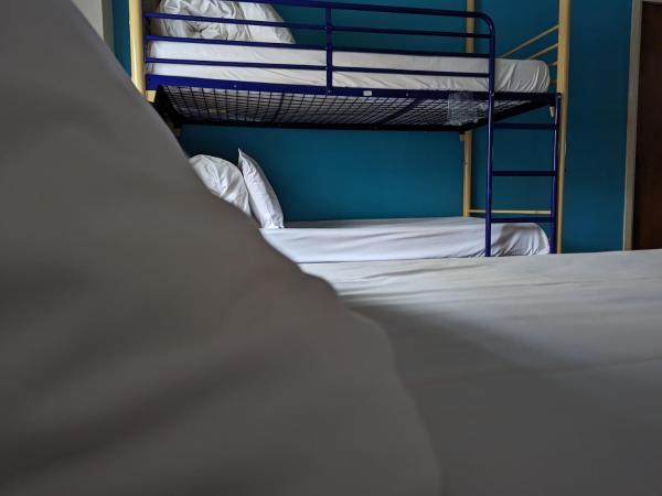 Rock n Bowl : photo 5 de la chambre lit simple dans dortoir pour hommes