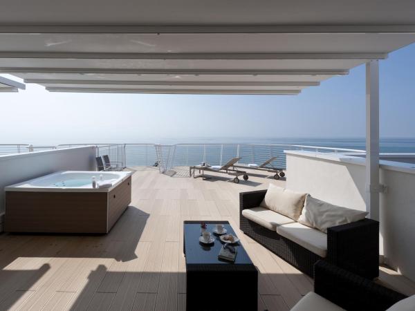 Hotel Le Soleil : photo 1 de la chambre suite deluxe - vue sur mer