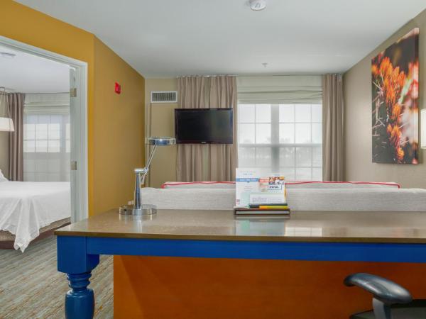 Hilton Garden Inn Phoenix Airport : photo 2 de la chambre suite lit king-size