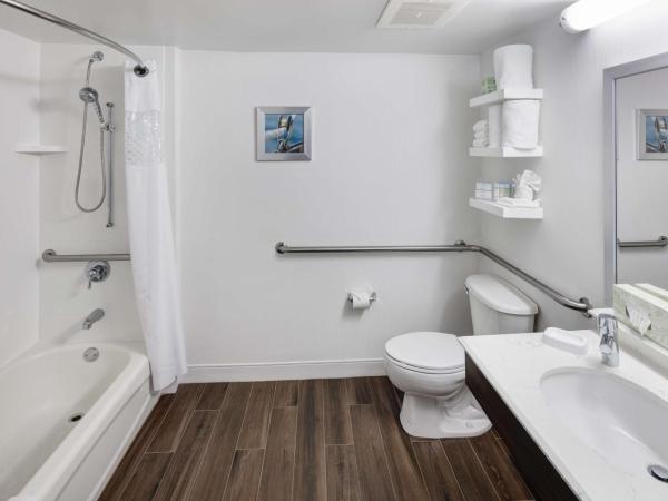 Hampton Inn Fort Lauderdale Downtown Las Olas Area : photo 6 de la chambre chambre lit king-size - accessible aux personnes à mobilité réduite - non-fumeurs