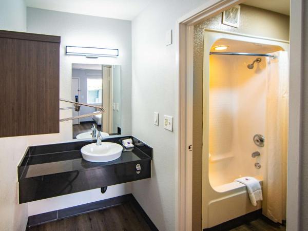 Motel 6-Kissimmee, FL - Orlando : photo 5 de la chambre chambre quadruple