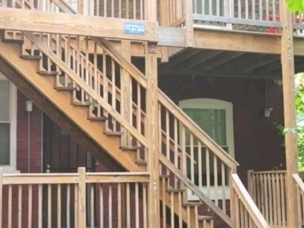 Chateau de Woodlawn - Room I - La Tour Eiffel : photo 3 de la chambre chambre lit queen-size avec salle de bains commune