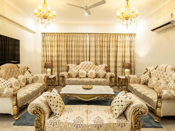 Palm 34 : photo 9 de la chambre chambre lit king-size avec balcon