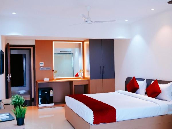 Hsquare Hotel Andheri West : photo 2 de la chambre suite avec vue sur lac
