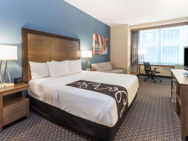 La Quinta by Wyndham Chicago Downtown : photo 3 de la chambre chambre lit king-size avec baignoire - adaptée aux personnes à mobilité réduite - non-fumeurs