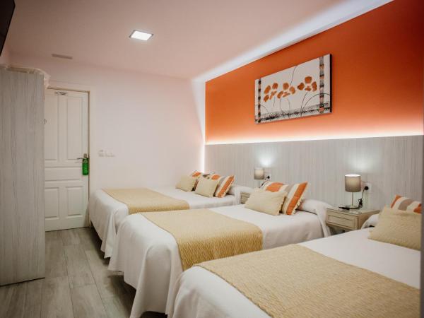 Pensión mastil 16. P2 : photo 4 de la chambre chambre quadruple avec terrasse