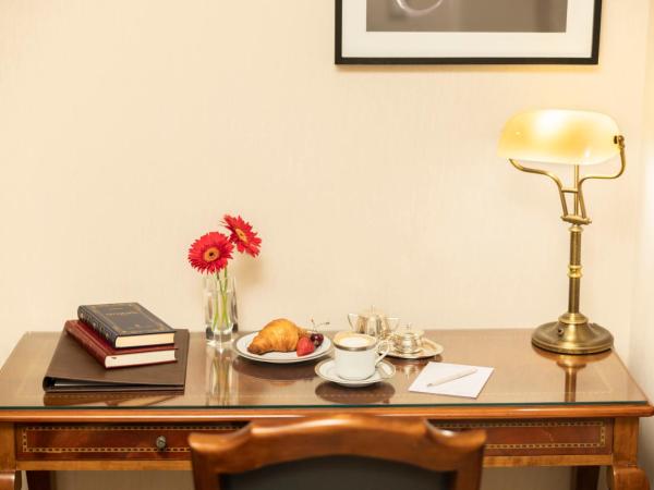 Melia Recoleta Plaza Hotel : photo 6 de la chambre hébergement lit king-size premium