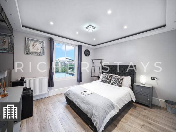 Hackney Suites - En-suite rooms & amenities : photo 1 de la chambre chambre simple avec salle de bains privative