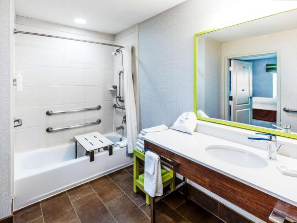 Hampton Inn and Suites Houston Central : photo 4 de la chambre chambre 2 lits queen-size - accessible aux personnes à mobilité réduite et adaptée aux personnes malentendantes - non-fumeurs