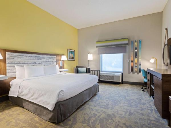Hampton Inn Jacksonville-I-295 East/Baymeadows : photo 1 de la chambre chambre lit king-size avec douche accessible en fauteuil roulant - adaptée aux personnes à mobilité réduite/non-fumeurs