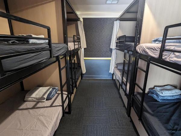 Base Camp Hostel : photo 3 de la chambre lit simple dans dortoir pour femmes