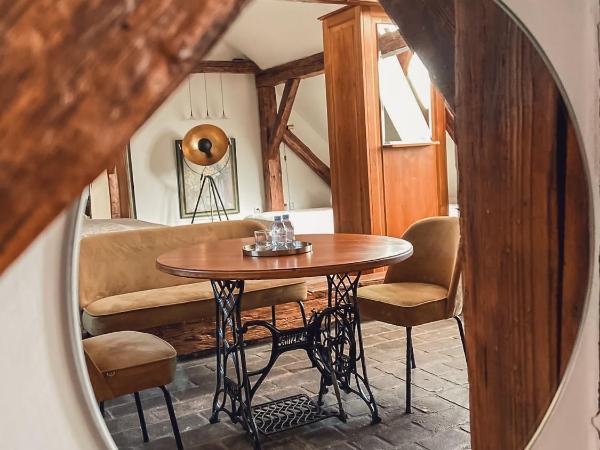 Wellness Pension Ametyst : photo 2 de la chambre appartement mansardé premium avec terrasse - vue sur château