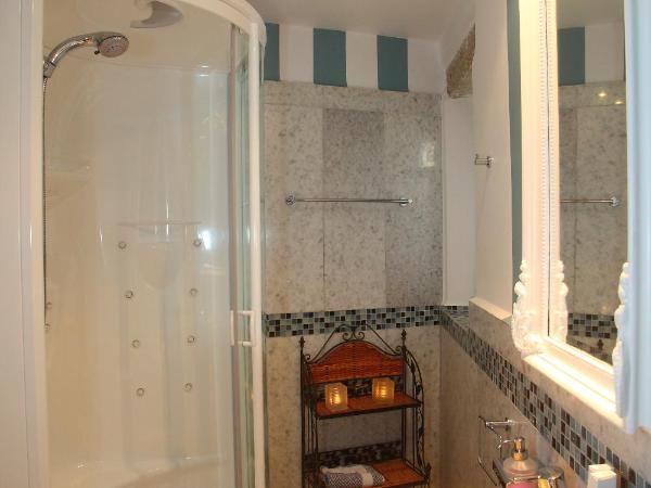 The Aigli : photo 2 de la chambre suite black and white