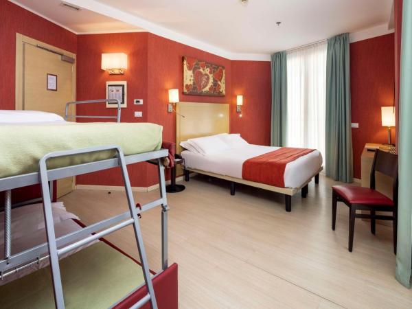 Best Western Porto Antico : photo 3 de la chambre chambre quadruple