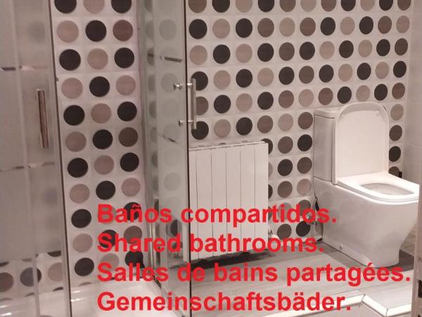 Pensión Manoli : photo 4 de la chambre chambre lits jumeaux Économique avec salle de bains commune