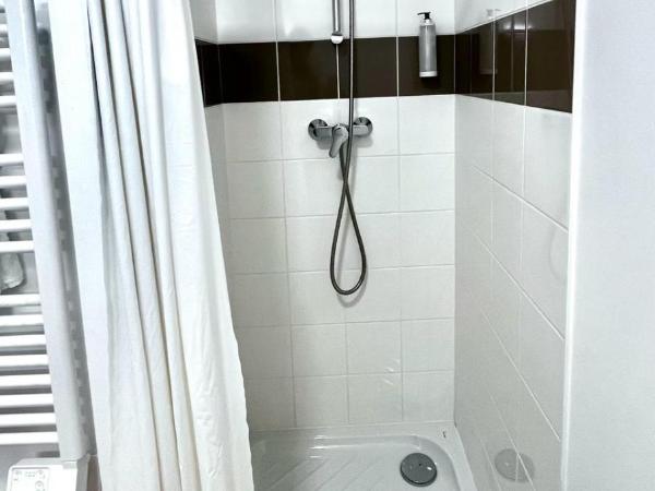 Résidence Hôtelière Le Prado : photo 8 de la chambre studio standard